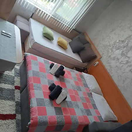 студио еми アパート チェペラレ